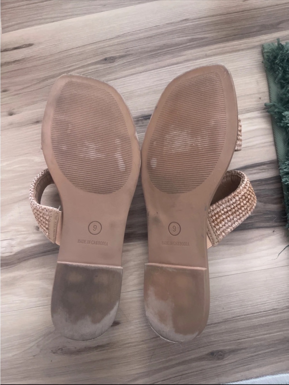 Steve Madden Tan Dividend Slide Sandals - Picture 2 of 2